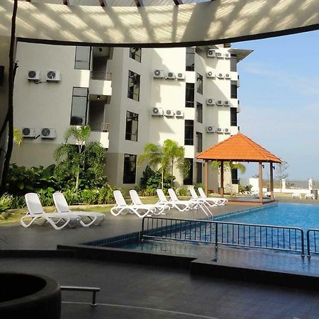Cherloft@Samsuria Beach Residences Kampung Sungai Ular Zewnętrze zdjęcie
