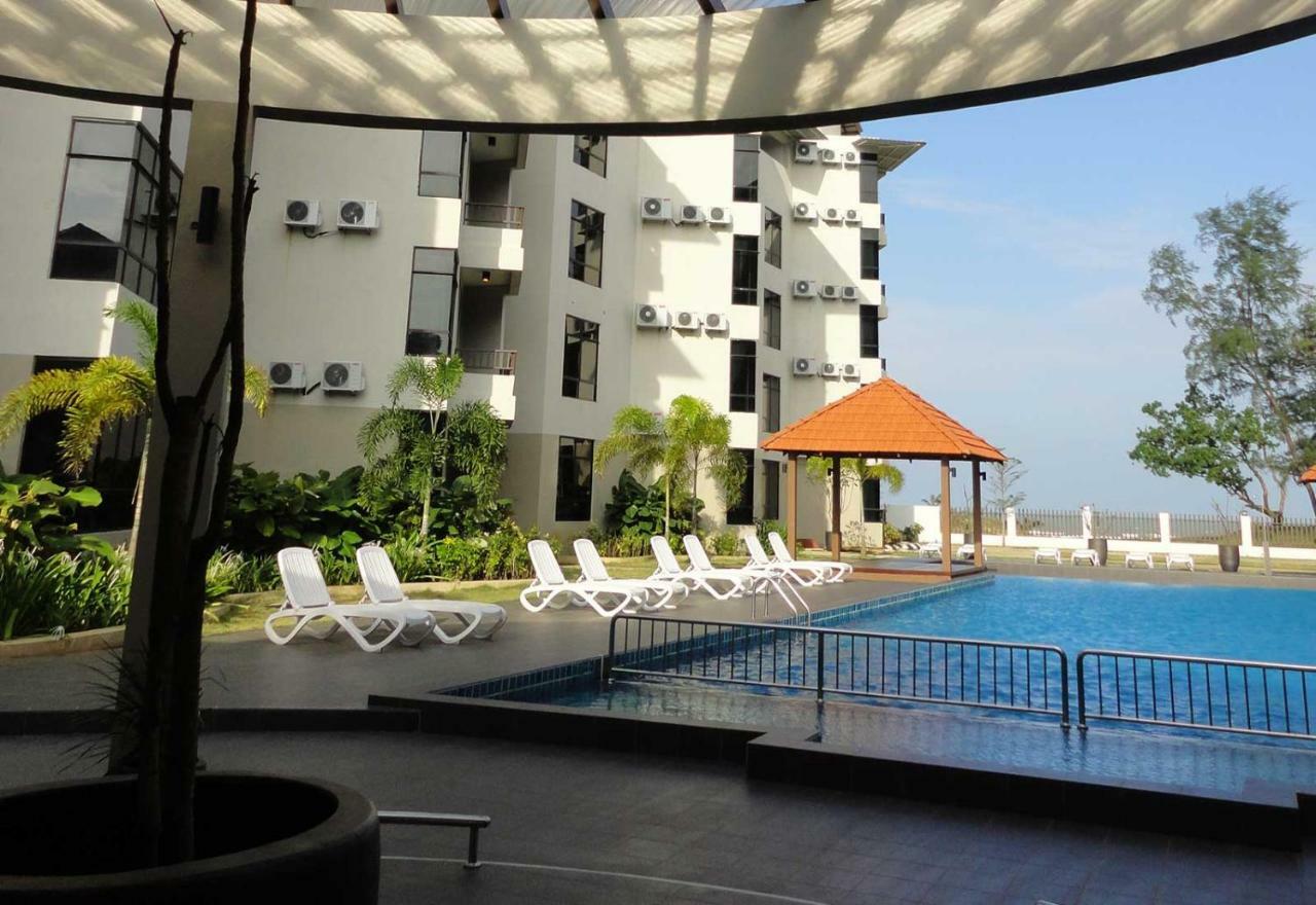 Cherloft@Samsuria Beach Residences Kampung Sungai Ular Zewnętrze zdjęcie