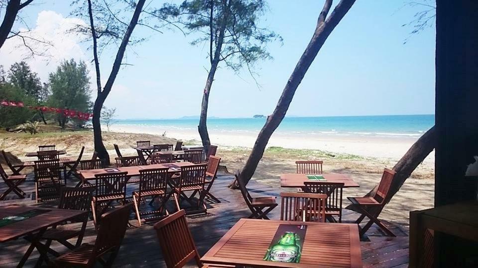 Cherloft@Samsuria Beach Residences Kampung Sungai Ular Zewnętrze zdjęcie